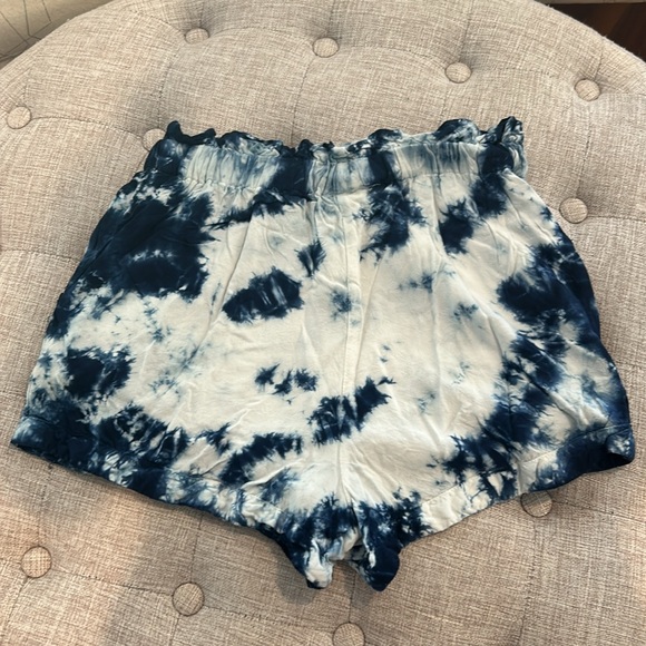 Blue and white bubble shorts - Picture 2 of 3